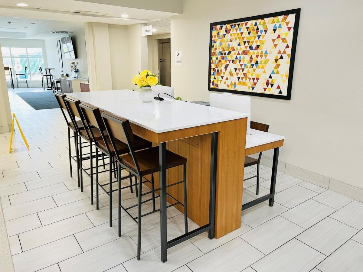 Holiday Inn Express & Suites Houston East - Baytown, An Ihg Hotel Exteriör bild