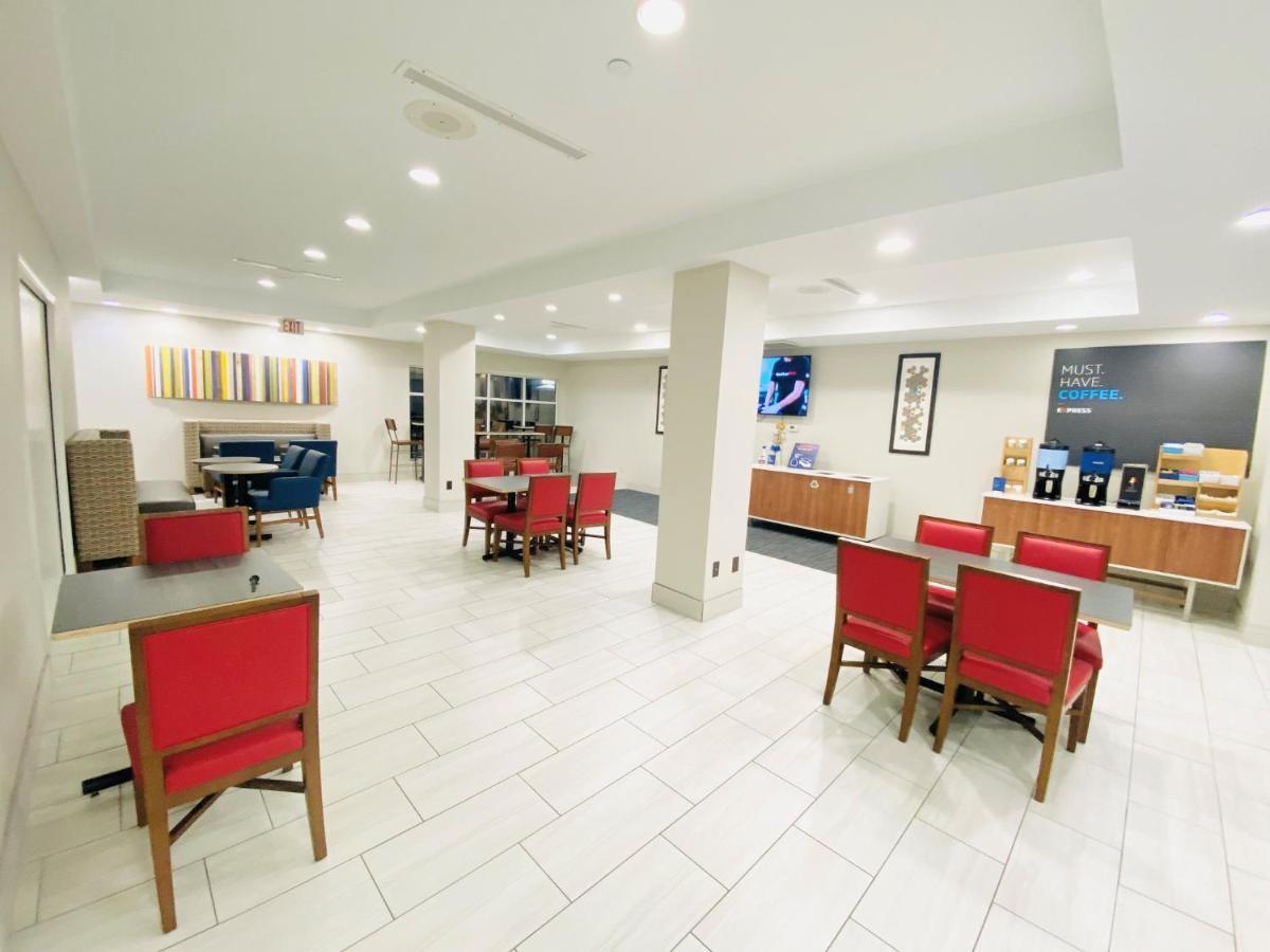 Holiday Inn Express & Suites Houston East - Baytown, An Ihg Hotel Exteriör bild
