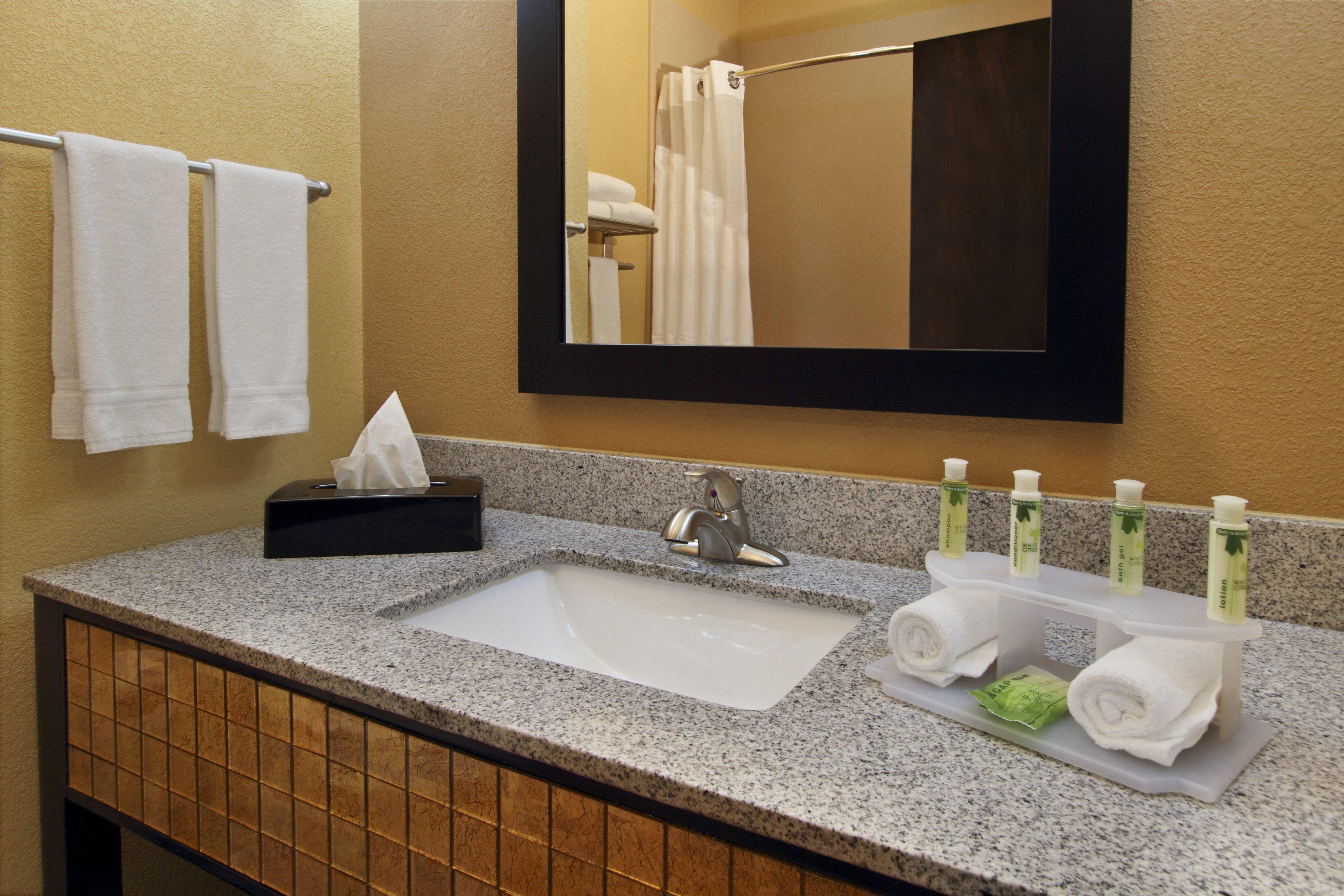 Holiday Inn Express & Suites Houston East - Baytown, An Ihg Hotel Exteriör bild